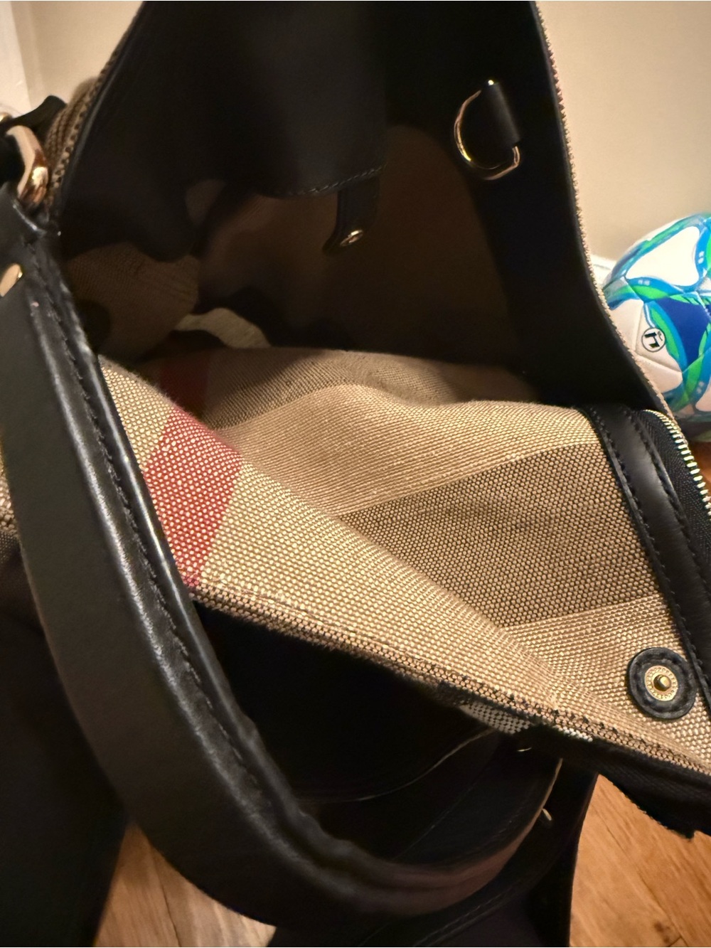 Burberry Tan Burlap Shoulder Bag with Red, Black & Cream Stripes - Picture 8 of 15